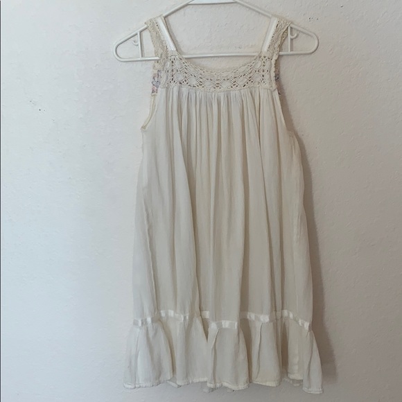 Handmade Emroidered Nighty with Lace - Picture 4 of 4